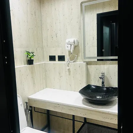 Shopi Hotel